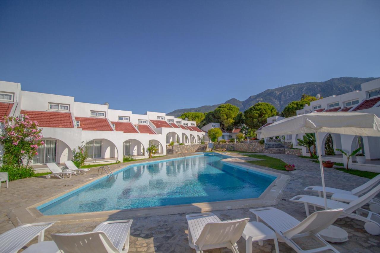 קיירניה Club Lapethos Bungalow מראה חיצוני תמונה