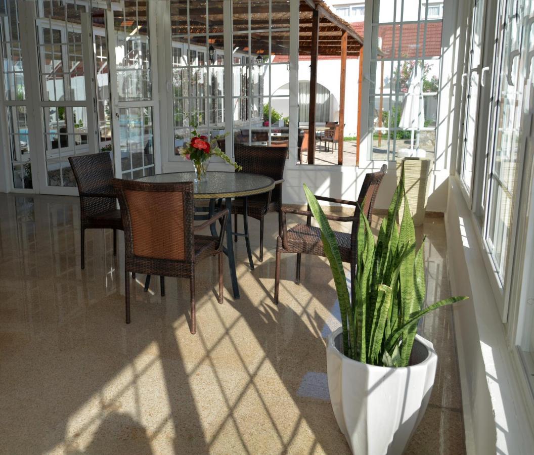 קיירניה Club Lapethos Bungalow מראה חיצוני תמונה